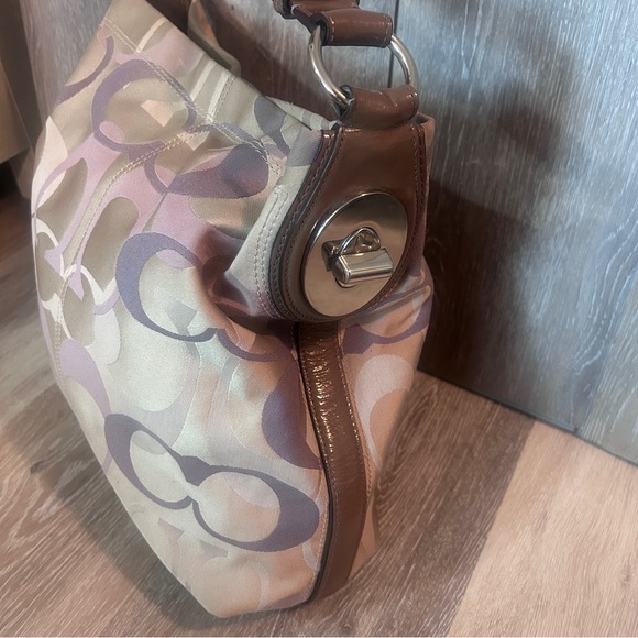 Vintage Coach Beige and Purple Shoulder Bag - Picture 9 of 13